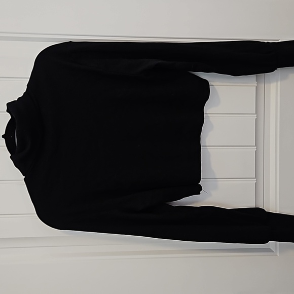 Forever 21 Turtles Neck Cropped Sweater Size L - Picture 2 of 6
